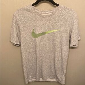 Nike Small Men's Gray T-Shirt